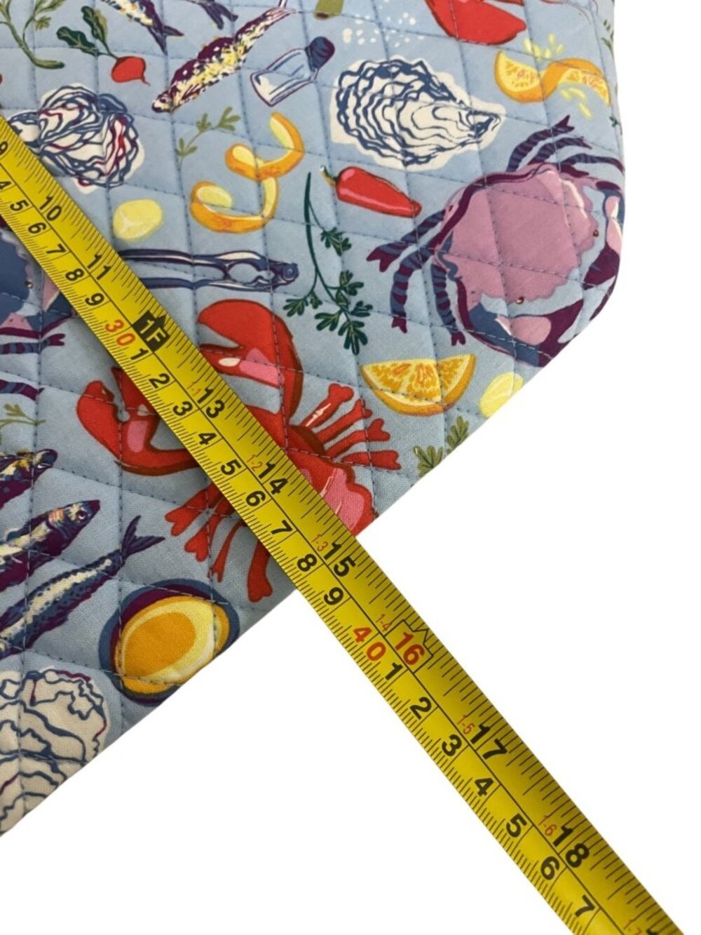 Vera Bradley Bag Essential Grand Tote Handbag Seafood Boil Print Quilted NWT - Picture 11 of 13